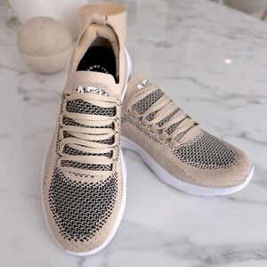 APL Techloom breeze running sneakers - BRAND NEW!